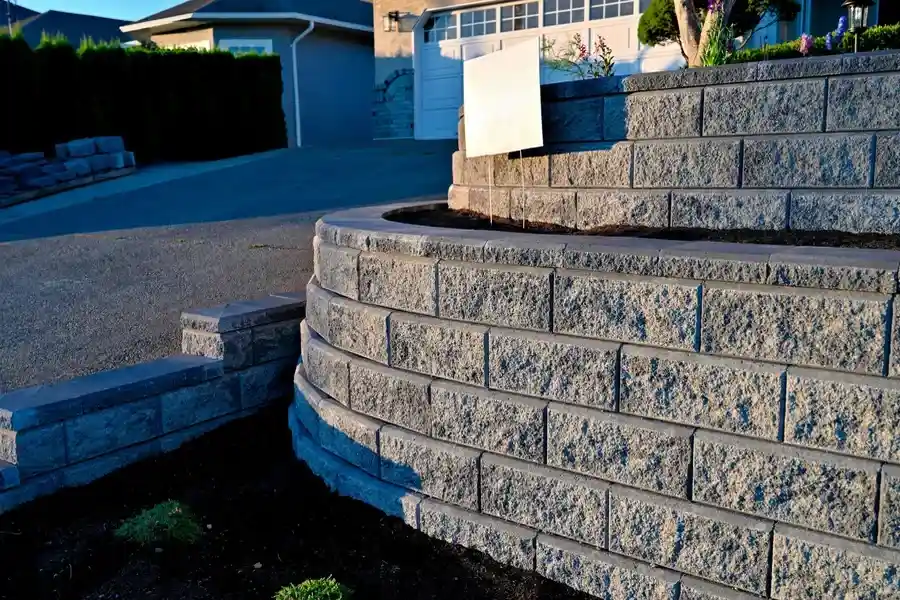 Signs Your Retaining Wall Needs Immediate Repair in Elmendorf, TX